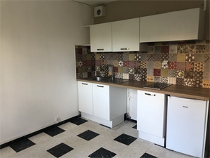 appartement à la location -   11100  NARBONNE, surface 15 m2 location appartement - APR717822